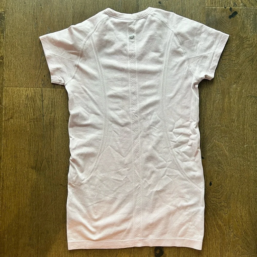 lululemon athletica Light Pink Short Sleeve Seamless Top